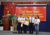 Đảng ủy khối cơ sở Bộ VHTTDL trao Huy hiệu 30 năm tuổi Đảng