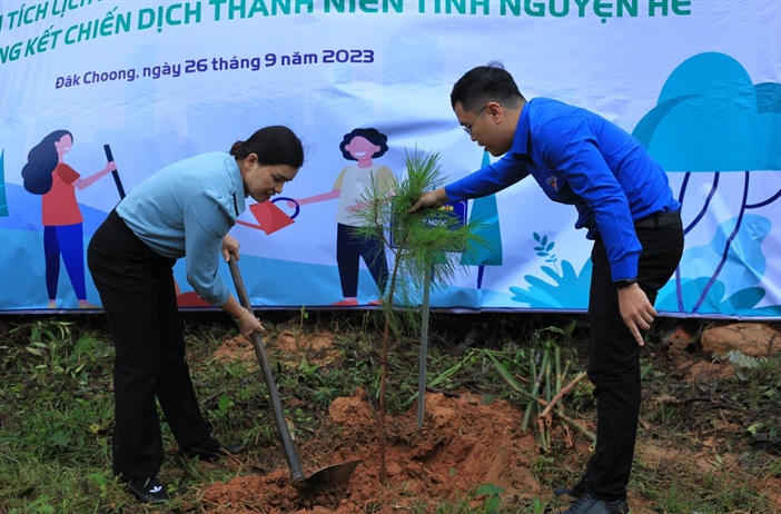 Đoàn viên, thanh niên trồng 3.000 cây xanh tại Di tích lịch sử quốc gia...