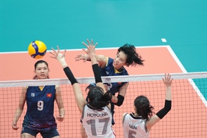 Bóng chuyền nữ Việt Nam lần thứ hai thắng ngược Hàn Quốc