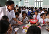 Bữa ăn bán trú nâng bước học trò nghèo ở huyện vùng cao Quảng Ngãi
