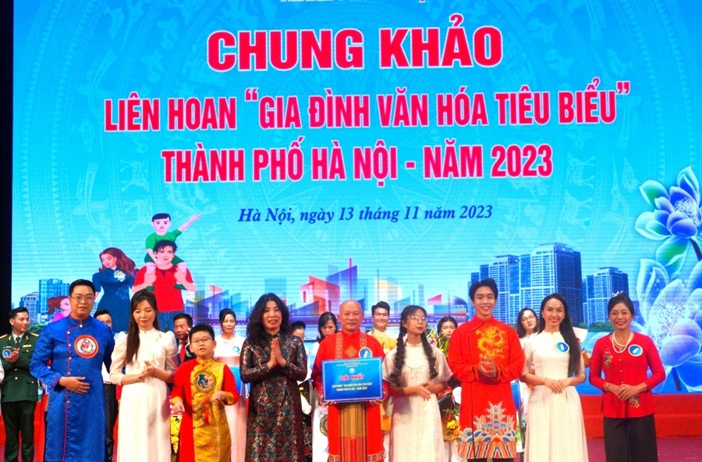 Chung khảo Liên hoan “Gia đình văn hoá tiêu biểu” thành phố Hà Nội