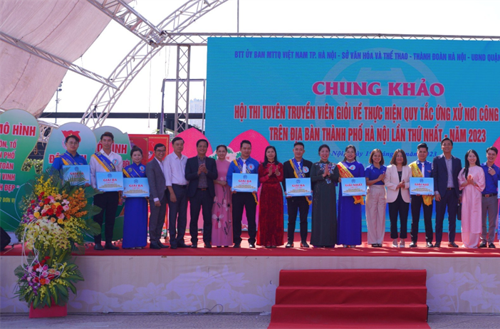 Huyện Thanh Oai đoạt giải Nhất Hội thi tuyên truyền Quy tắc ứng xử nơi...