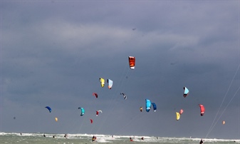 Sẵn sàng tổ chức Giải Lướt ván diều Ninh Thuận - Bình Thuận mở rộng năm...