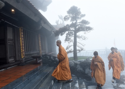 Quần thể văn hóa tâm linh Fansipan hấp dẫn các đoàn hành hương mùa Phật...