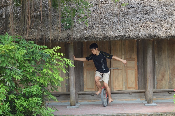 Vườn Cổ tích Tâm Việt. Bài 19. HIỂM NGUY & THÁNH THIỆN-Nghề huấn luyện thanh niên khuyết tật thái độ